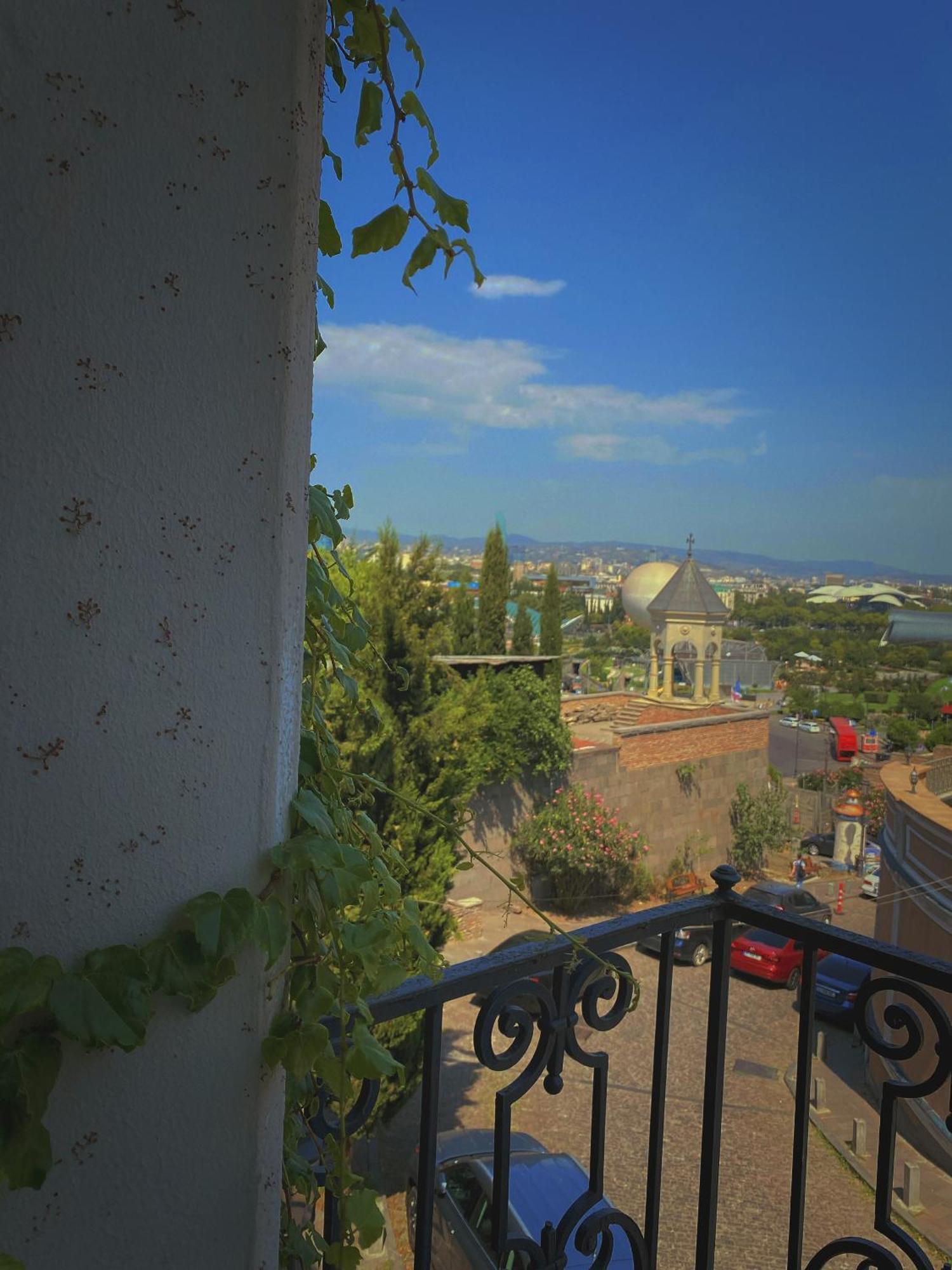 Old Metekhi Hotel Tbilisi Bagian luar foto